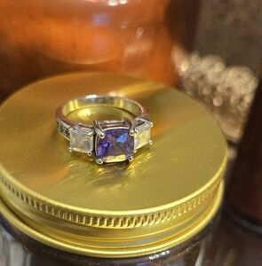 🔮 Elegant Silver and Faux Amethyst And Diamond Women's Ring Size 7